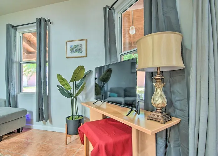 Single-story W/ Patio Space! *