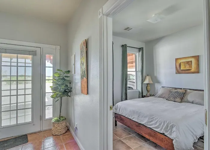 Apartment Single-story W/ Patio Space!