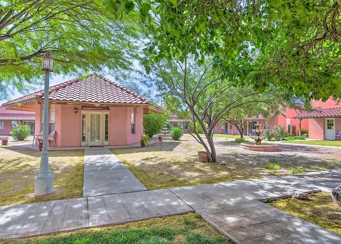 Single-story W/ Patio Space! Eloy