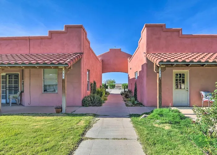 Single-story W/ Patio Space! * Eloy
